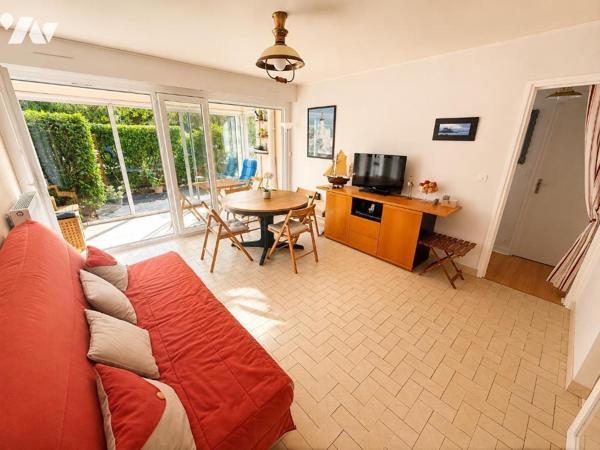 EXCLUSIVITÉ - À quelques pas de la plage / Appartement T2  / Rochebonne

Dans l'un des quarti...