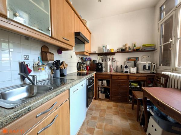 Maison 6 pièces avec jardinet, sous-sol, parking