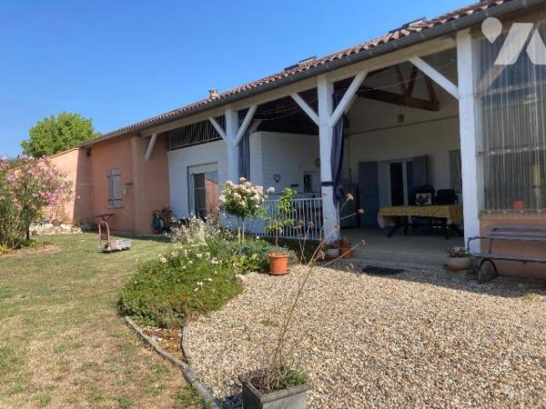 A vendre Maison de 345m² avec dépendance et terrain de 4506m²