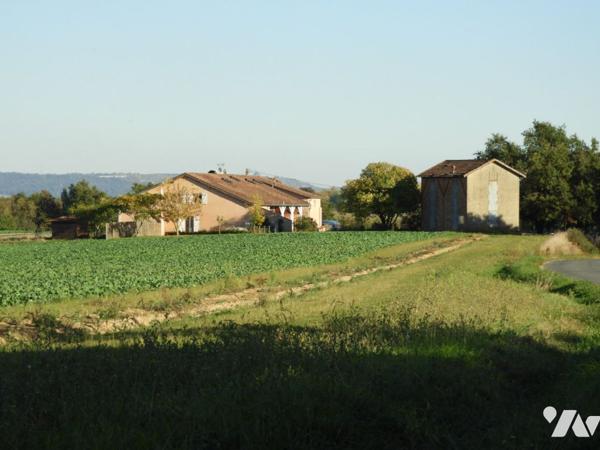 A vendre Maison de 345m² avec dépendance et terrain de 4506m²