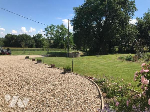 A vendre Maison de 345m² avec dépendance et terrain de 4506m²