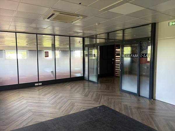 BUREAUX FONCTIONNELS DE 337 M² À VENDRE À NIORT