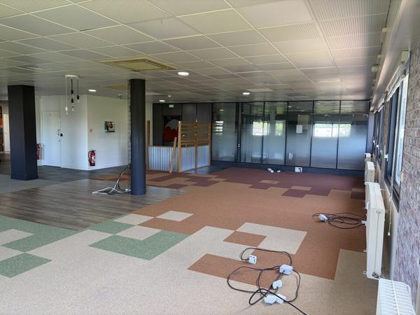 BUREAUX FONCTIONNELS DE 337 M² À VENDRE À NIORT