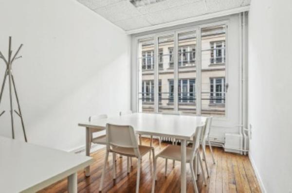 Bureaux à louer à PARIS 75010