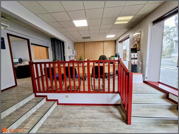 LOCAL COMMERCIAL 97M² CENTRE OLORON SAINTE-MARIE