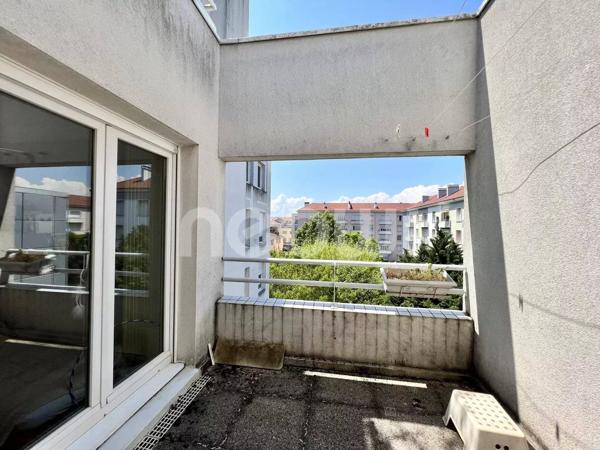 LYON 4 - Appartement T4 avec 2 terrasses et garage
