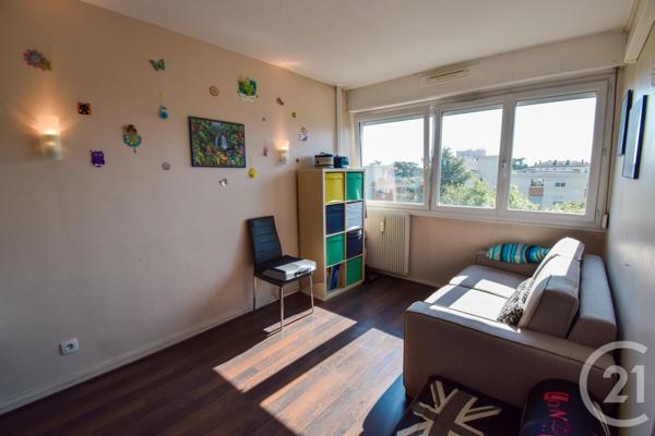 Appartement F5 à vendre  4 pièces - 79 m2 VILLEFRANCHE SUR SAONE - 69