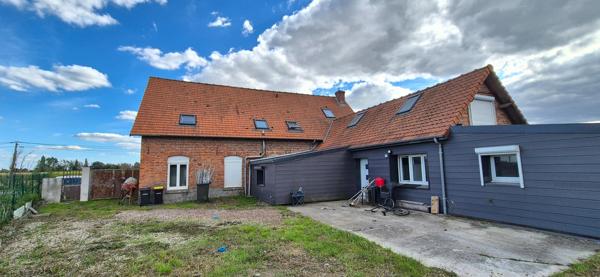 Spécial investisseur : immeuble comprenant 4 logements loués à Lestrem, rentabilité 8,80%