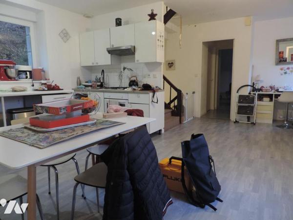 INVESTISSEURS. MAISON AVEC 3 APPARTEMENTS LOUER