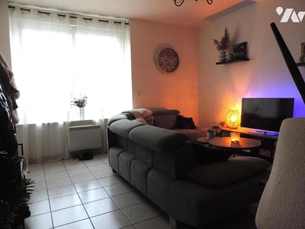 INVESTISSEURS. MAISON AVEC 3 APPARTEMENTS LOUER