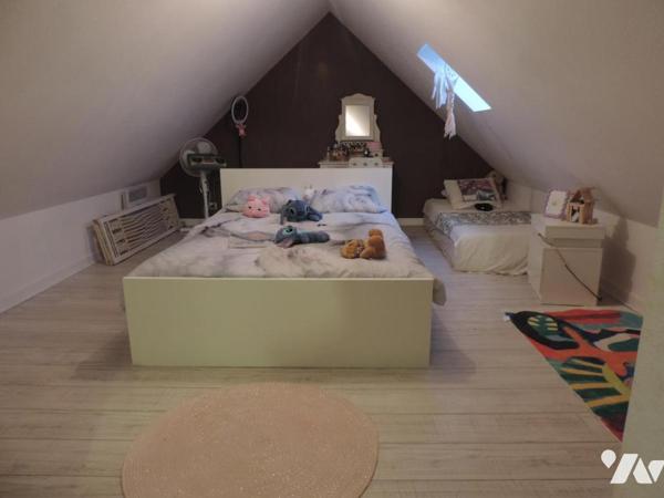 INVESTISSEURS. MAISON AVEC 3 APPARTEMENTS LOUER