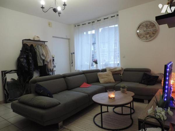 INVESTISSEURS. MAISON AVEC 3 APPARTEMENTS LOUER