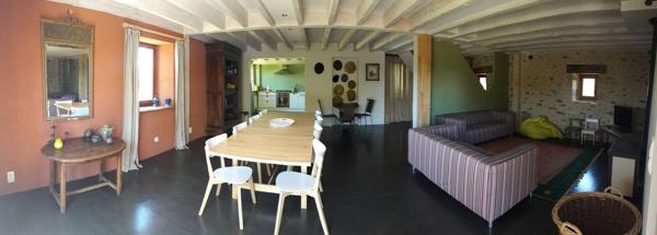 Grande longère rénovée (4 habitations) sur 5 ha. Figeac