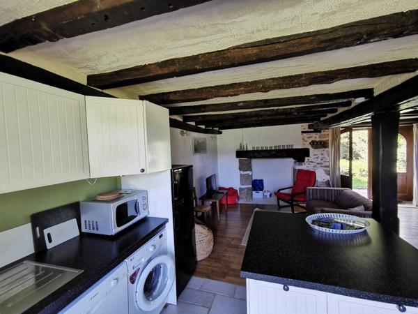 Grande longère rénovée (4 habitations) sur 5 ha. Figeac