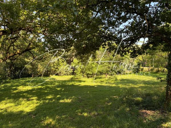 Terrain constructible de 1768m² - Hors lotissement