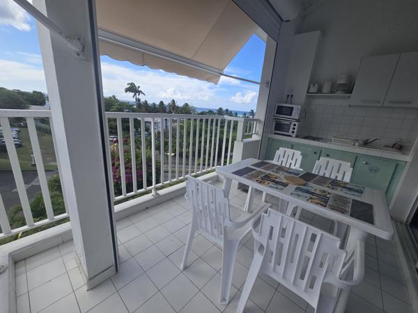 Appartement à louer 750 € CC LE MOULE 1 pièce 27 m² DPE E