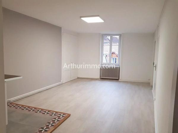 Location Appartement 3 pièces 80 m2 à Lons-le-Saunier