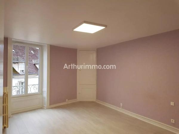 Location Appartement 3 pièces 80 m2 à Lons-le-Saunier