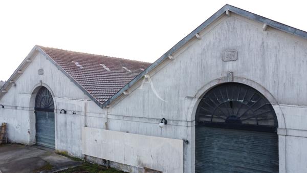 A vendre Entrepôt / local industriel centre bourg de GEMOZAC de 6359.99 m2