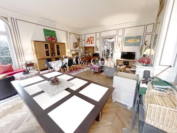 Propriete 10 pièce(s) 6 chambre(s) 369 m²