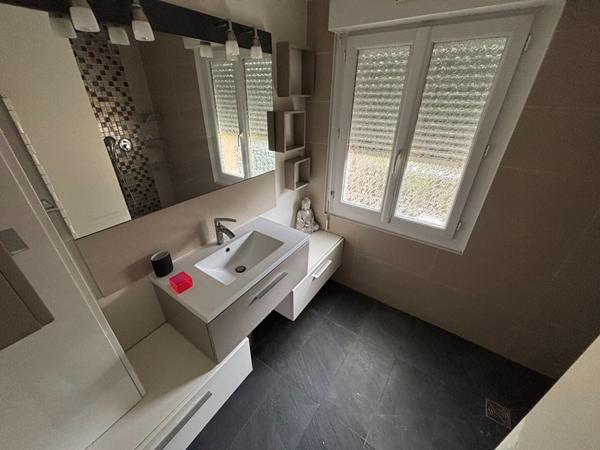 33100 BORDEAUX - Appartement  meublé de type 3 au 1er étage -