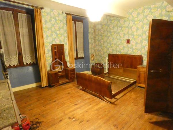 Immeuble commercial de 115 m²