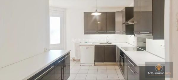 Vente                                                      Appartement
                        
                     5 pièces                      101 m2                     à Bondoufle