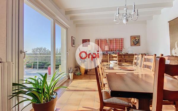 Maison à vendre    5 pièces •  Theix