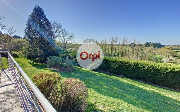 Maison à vendre    5 pièces •  Theix