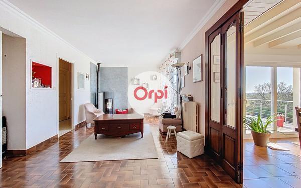 Maison à vendre    5 pièces •  Theix