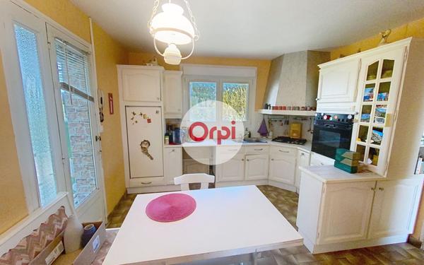 Maison à vendre    5 pièces •  Theix