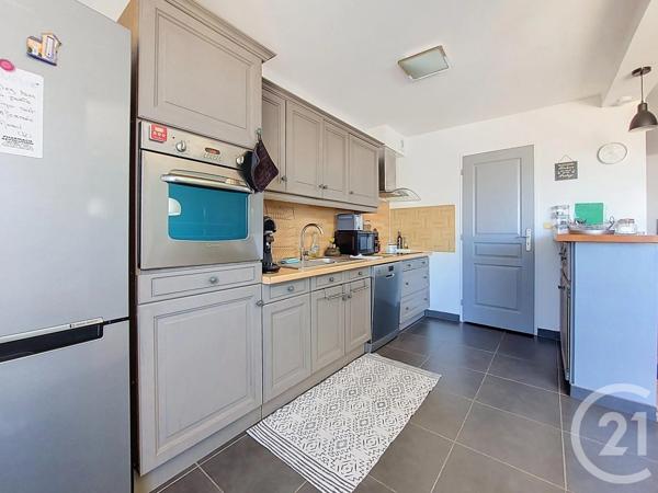 Appartement F3 à vendre  3 pièces - 66,16 m 2   SETE  - 34