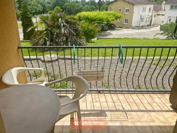 2 PAVILLONS DE PLAIN-PIED COMPOSES DE 4 APPARTEMENTS T2, PARKING ET JARDIN AUTOUR.