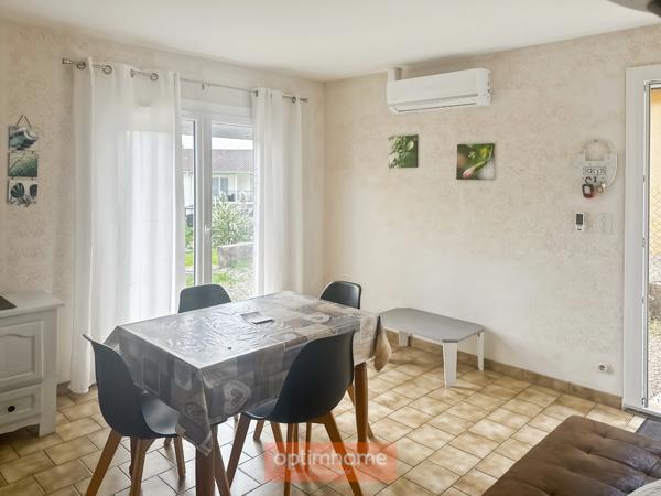 2 PAVILLONS DE PLAIN-PIED COMPOSES DE 4 APPARTEMENTS T2, PARKING ET JARDIN AUTOUR.
