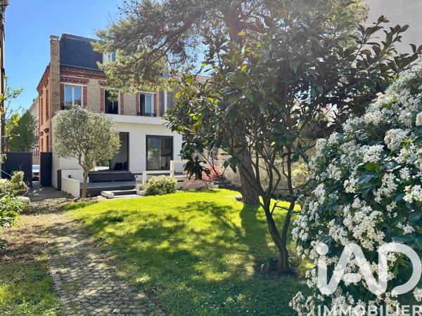 Maison à vendre 10 pièces 230 m² Clamart