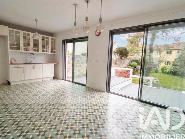 Maison à vendre 10 pièces 230 m² Clamart