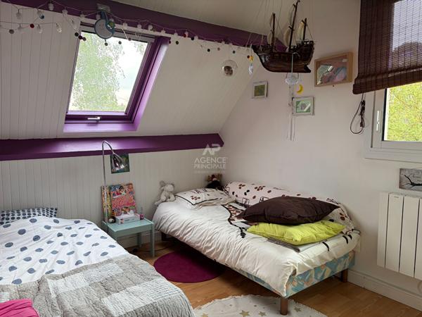 Maison 7 pièce(s) Entre Maisons €1 080 000 ** - Référence 4672