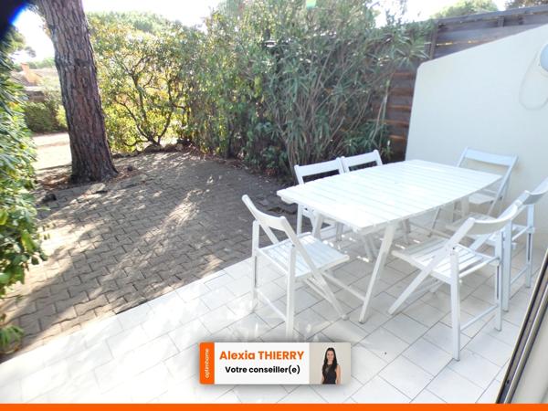 Pinède. Maison cabine mezzanine avec terrasse