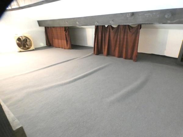 Pinède. Maison cabine mezzanine avec terrasse