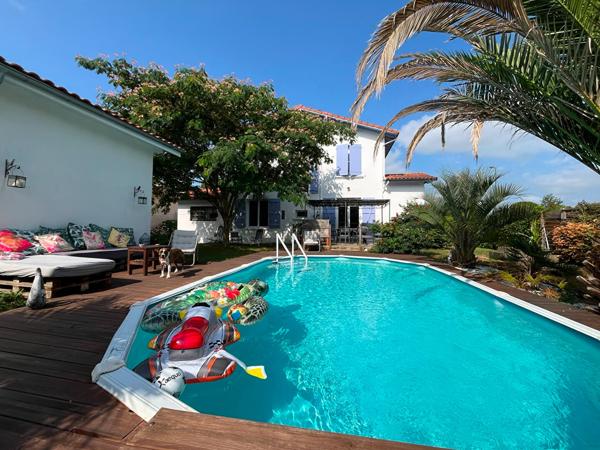Maison Architecte de 158m2 -T7 - 5 chambres-Garage, Dépendances et Piscine