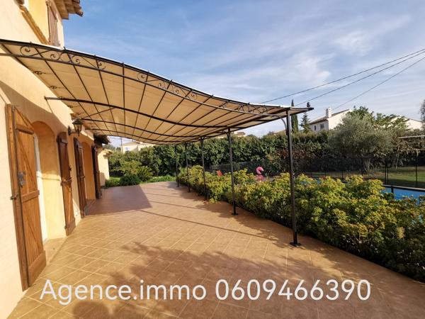 maison individuelle  avec piscine de 32 m2 sur terrain de 1500 m2 quartier calme