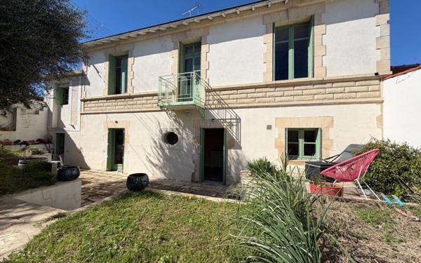 Maison à vendre    4 pièces •  La Rochelle