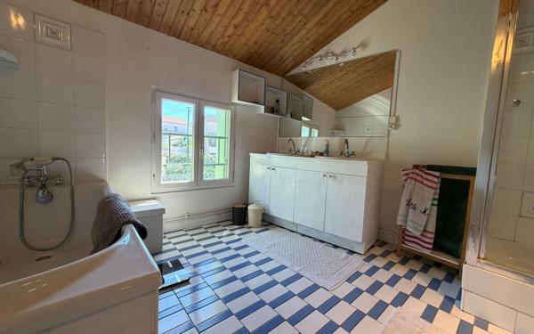 Maison à vendre    4 pièces •  La Rochelle