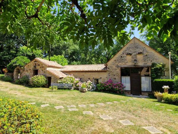 Maison ancienne - Le bugue Propriété de caractère sur les hauteurs de la Vallée de la Vézère en Perigord Noir.