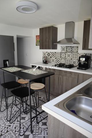 Maison 8 pièce(s) 4 chambre(s) 204 m²