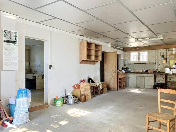 Maison 182 000 € Saint-Jean-d'Angély 5 p 144 m² DPE D