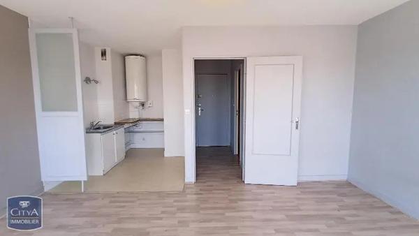 Appartement à louer 1 pièce 27.76m² Orléans (45000)