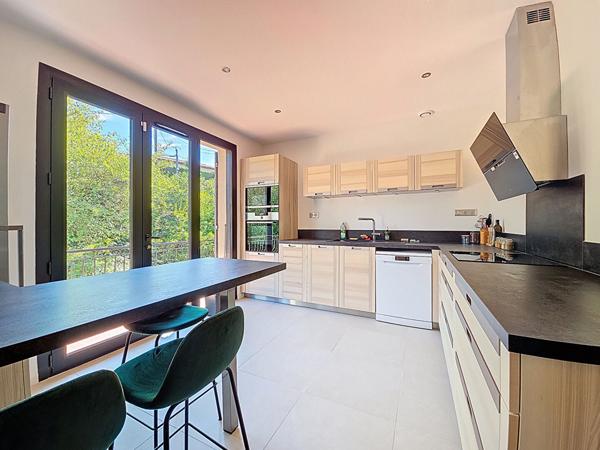 Belle maison familiale 7 pièces de 158m² sur un terrain de 1500m² à vendre en exclusivité dans votre agence Nestenn dans le charmant village de Pompertuzat.