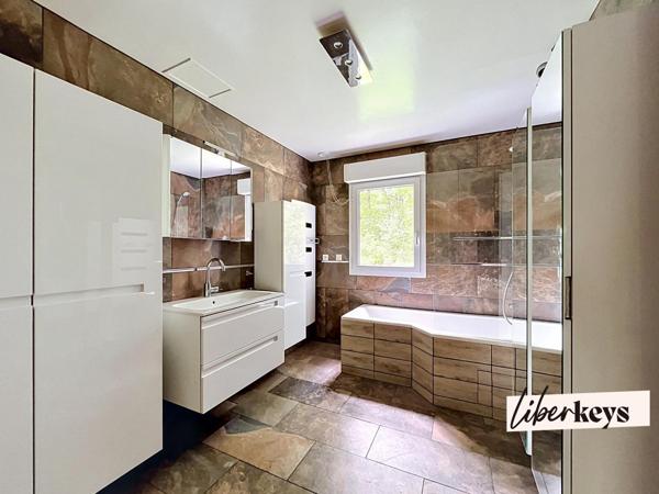 Maison scandinave au cœur des bois – 175 m² à 1h de Paris - Pullay