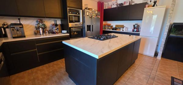 Maison 4 chambres avec piscine, suite parentale et garage